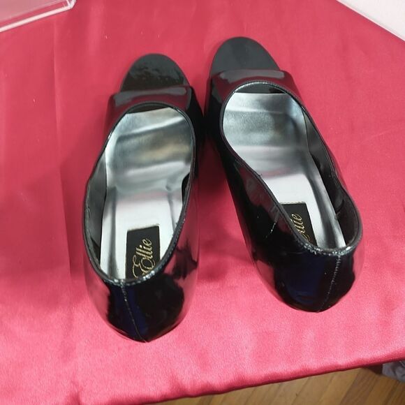 Elegant Black Peep-Toe Heels - Picture 6 of 11